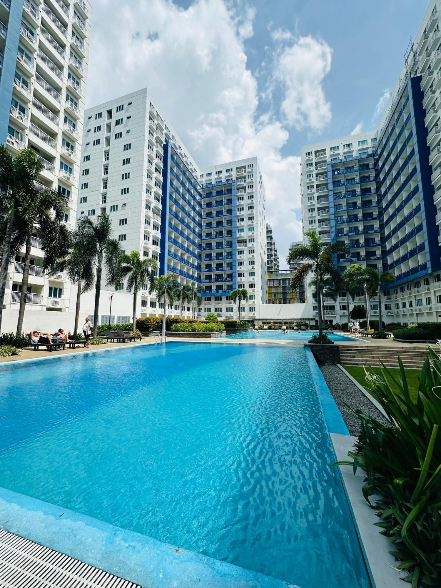 Sea Residences Moa Complex - Ruffa'S Condotel Manila Exterior photo