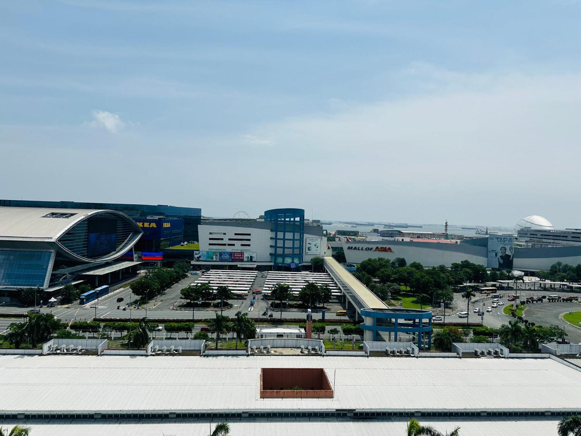 Sea Residences Moa Complex - Ruffa'S Condotel Manila Exterior photo