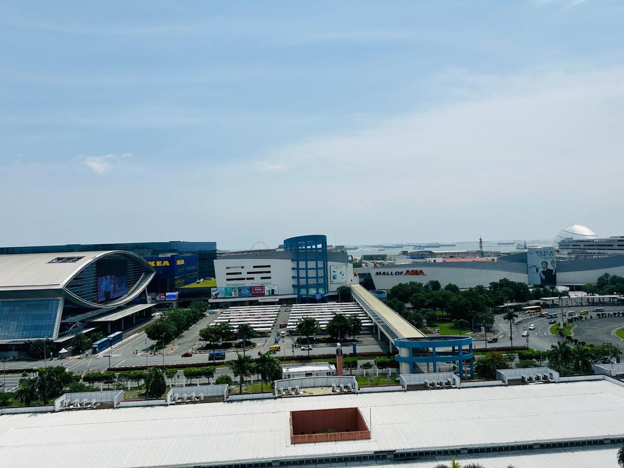 Sea Residences Moa Complex - Ruffa'S Condotel Manila Exterior photo