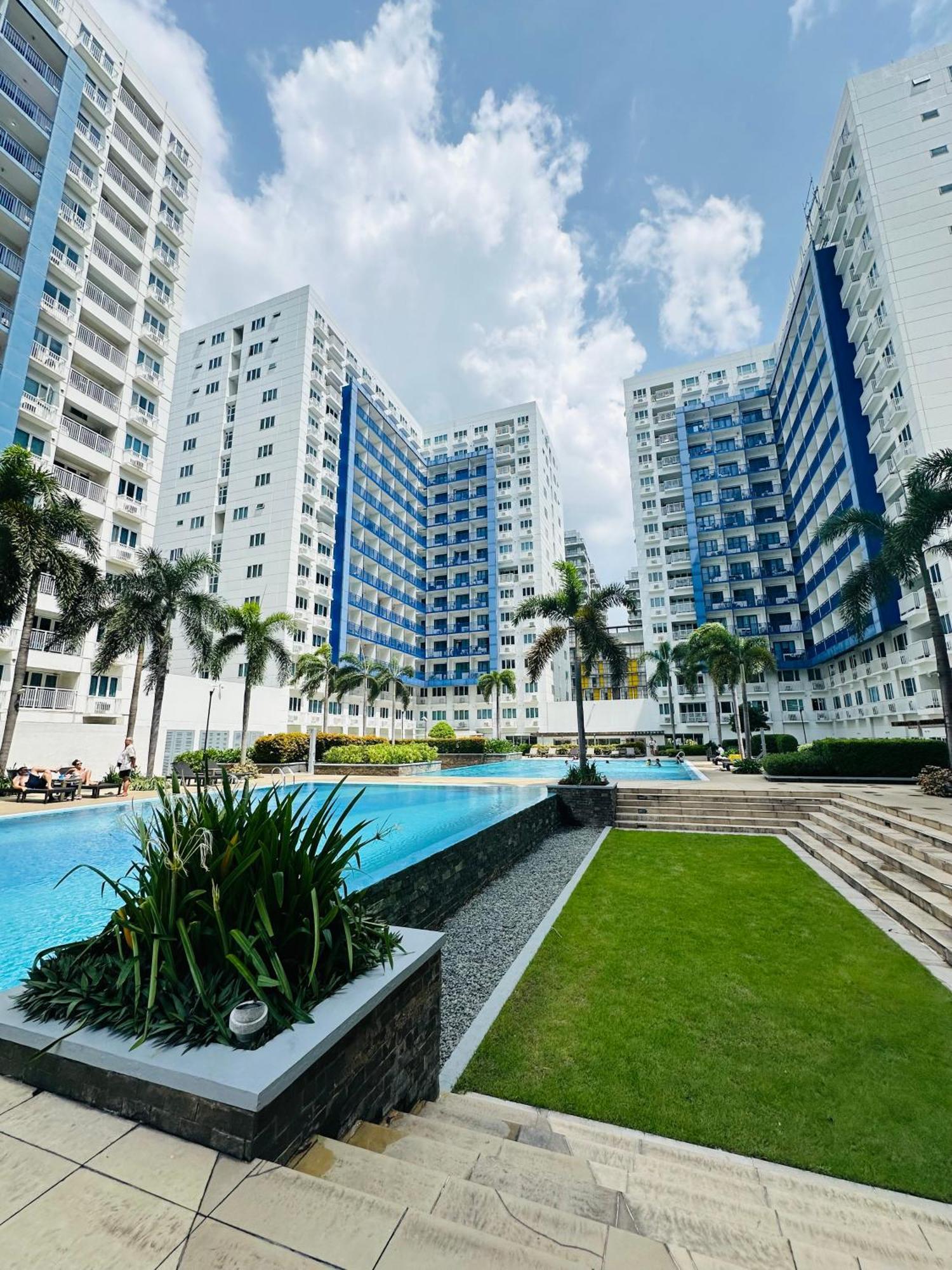 Sea Residences Moa Complex - Ruffa'S Condotel Manila Exterior photo